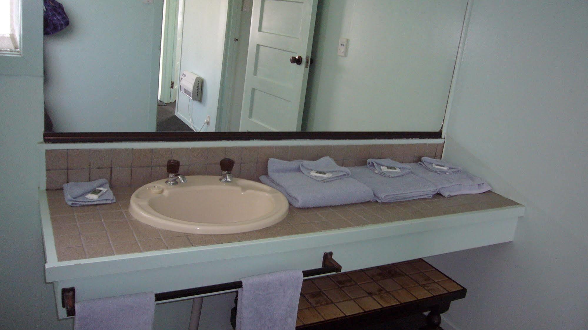 Travelodge Levin Bagian luar foto